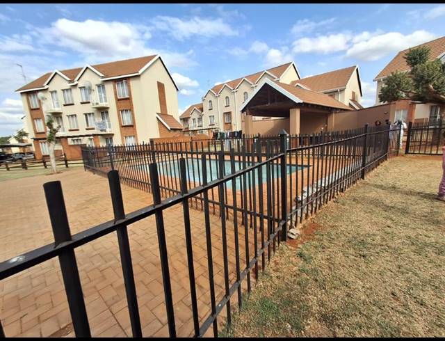 2 BEDROOM APARTMENT FOR SALE IN THE ORCHARDS